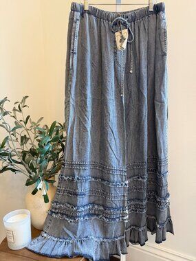 EASEL RUFFLE BOTTOM STONE WASHED CHAMBRAY PANTS 100% TENCEL